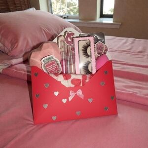 Luxe Pink Makeup Lashes Set